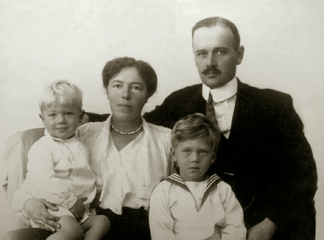 Grand Duchess Olga Alexandrovna of Russia with her family - circa1920