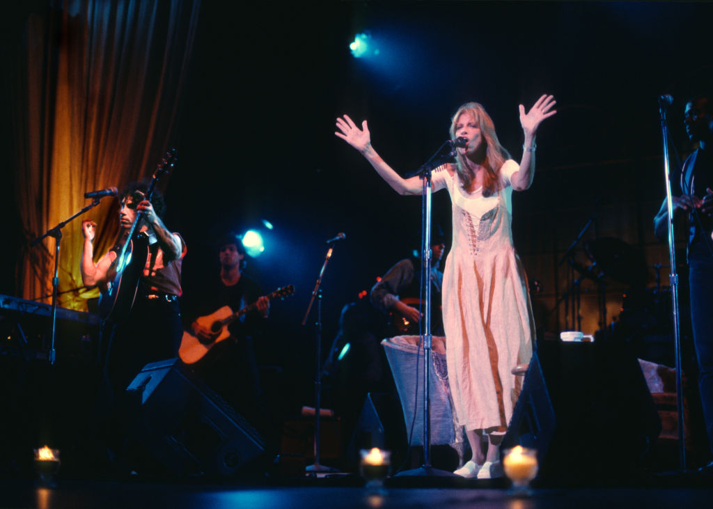 Carly Simon Performs at GardenState Arts Center 1995