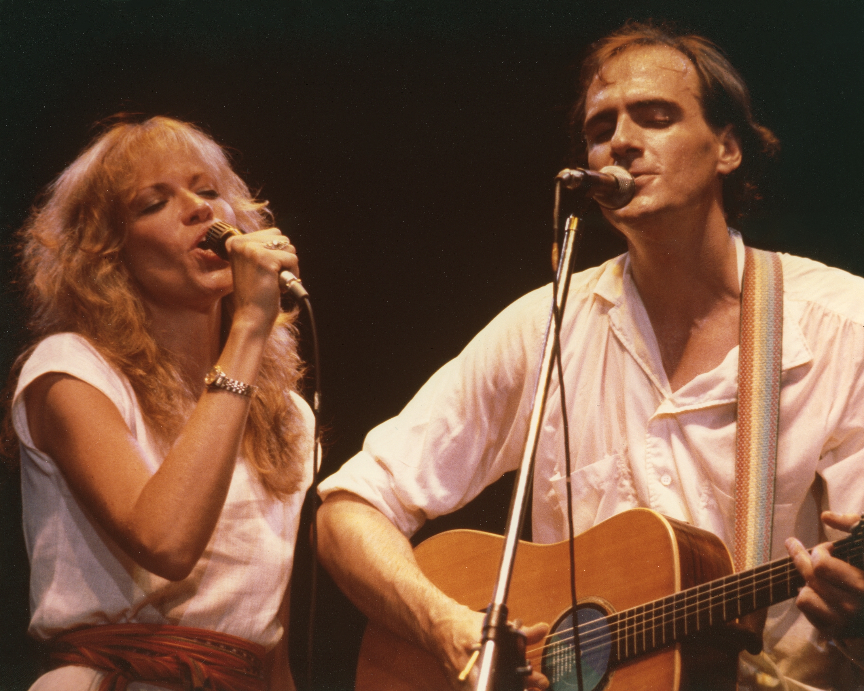Carly Simon and James Taylor singing