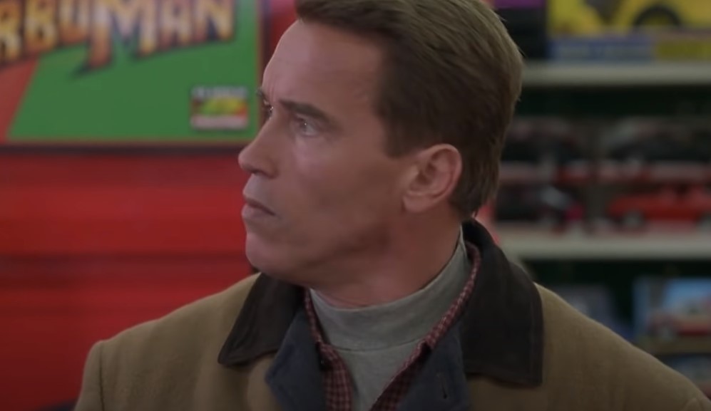 Howard (Arnold Schwarzenegger)