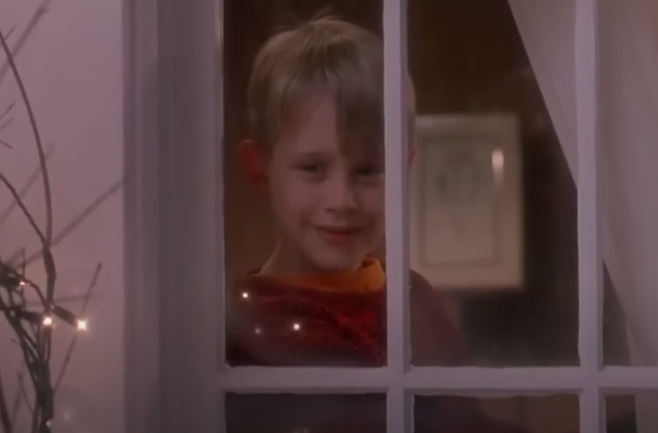 Kevin (Macaulay Culkin) keeps laying down the punishment on the would-be bandits