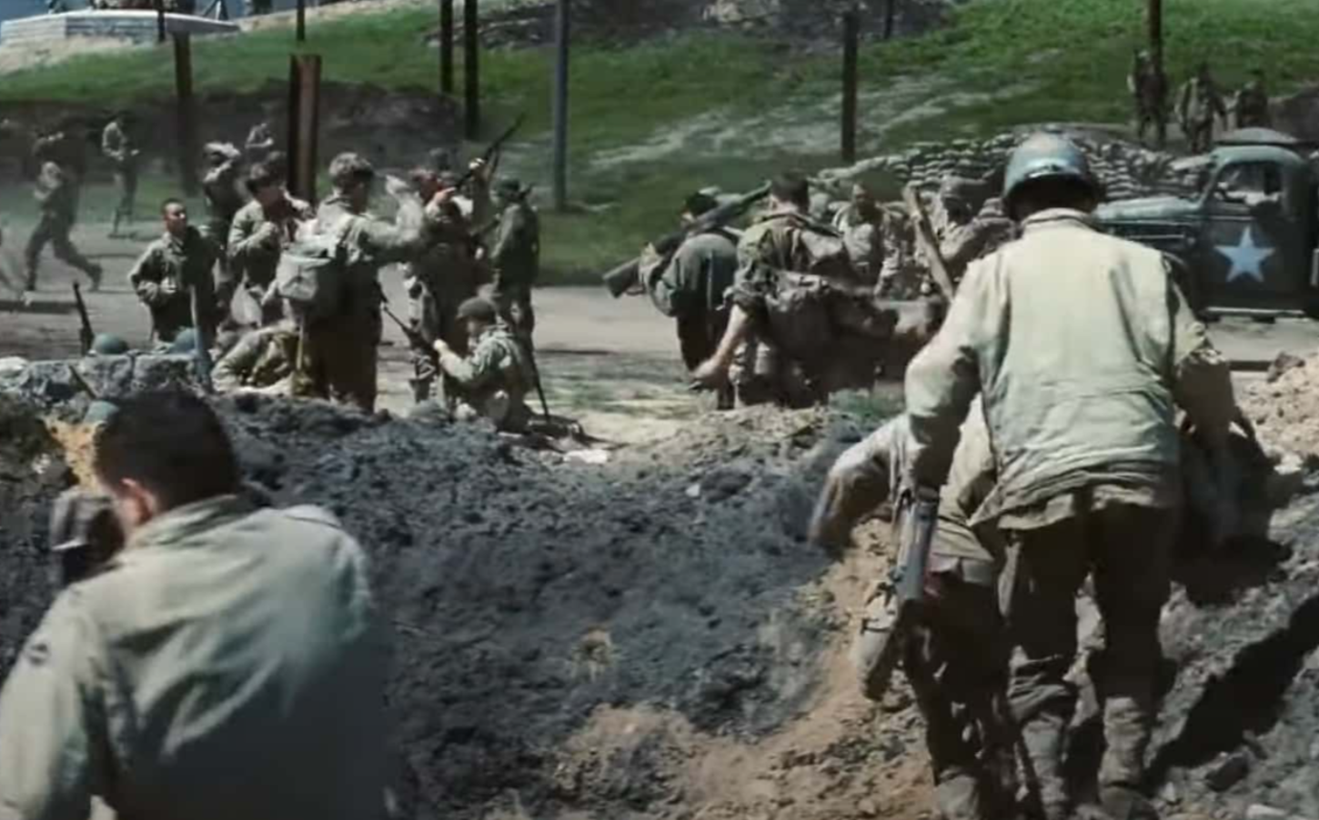 Screenshot of Omaha beach scene - from Saving Private Ryan (1998)