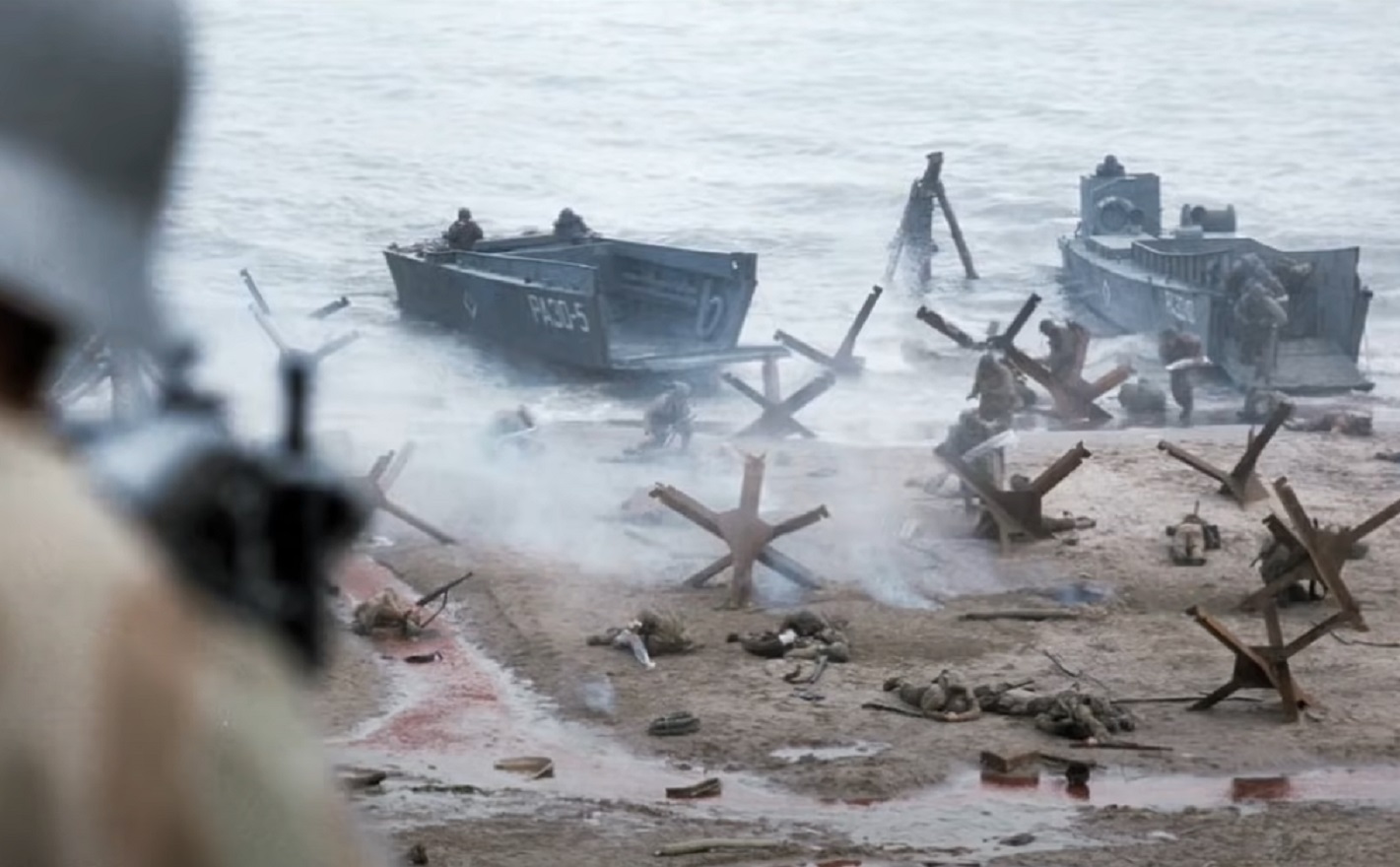 Screenshot of Omaha beach scene - from Saving Private Ryan (1998)