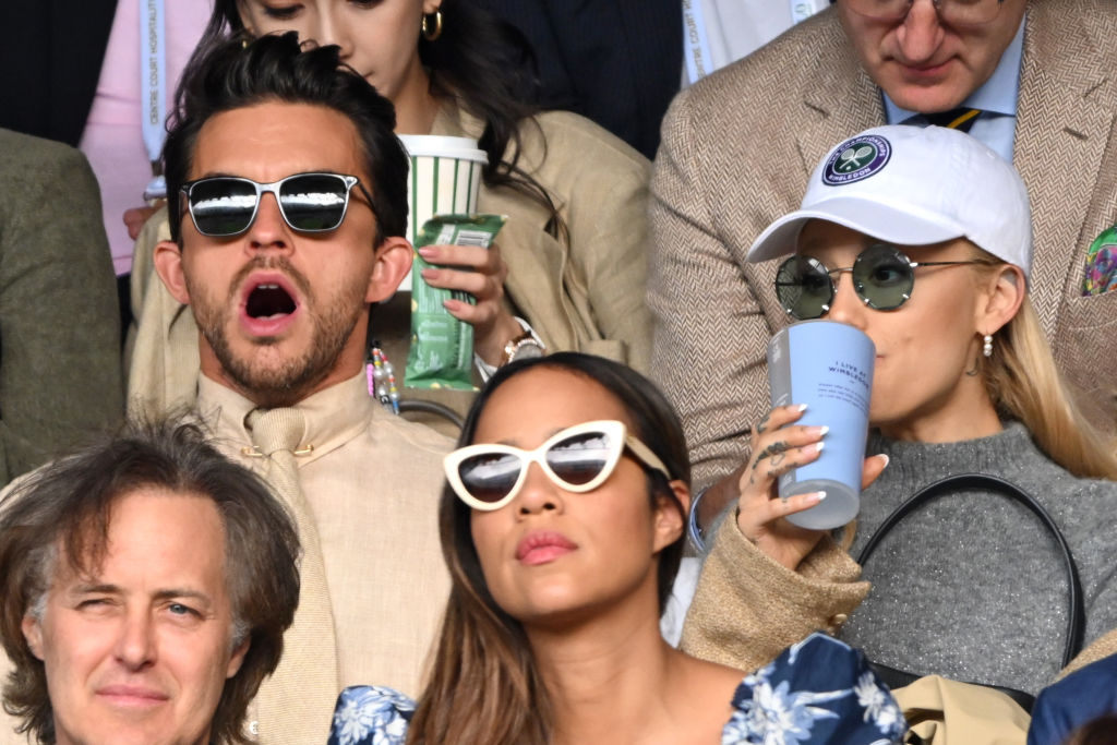 Jonathan Bailey, Zawe Ashton and Ariana Grande watching Carlos Alcaraz vs Novak Djokovic