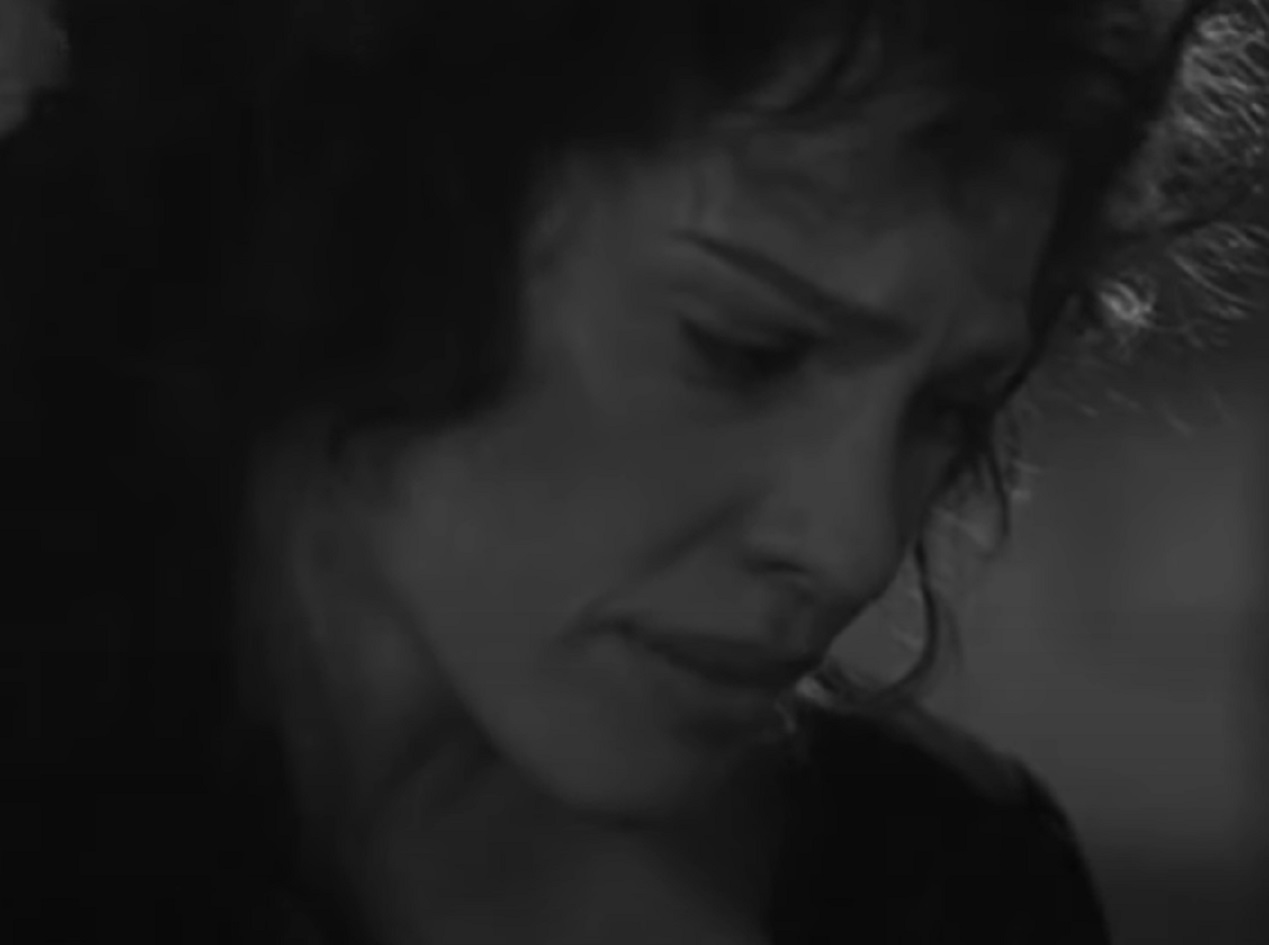 Screenshot: Jeanne St. Remy de Valois standing in dark and crying - from The Affair of the Necklace (2001)