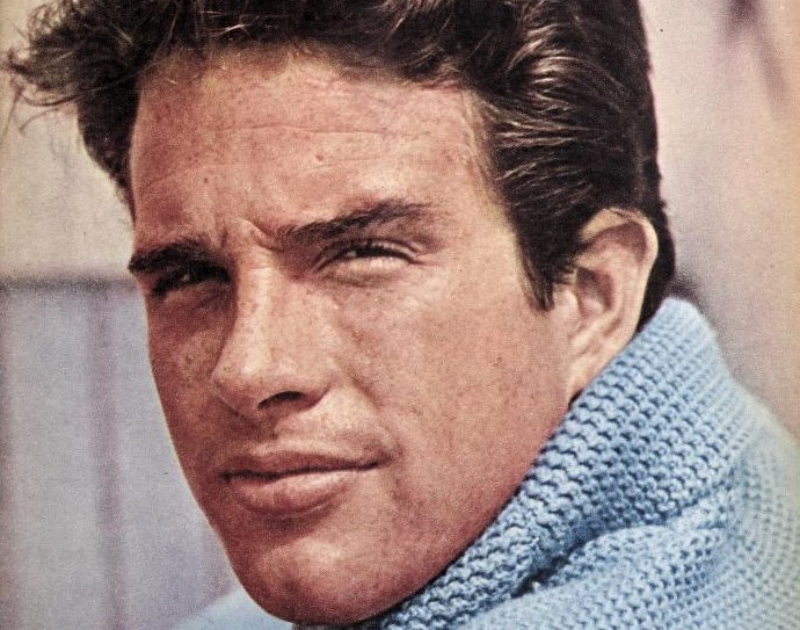 Warren Beatty in blue sweater