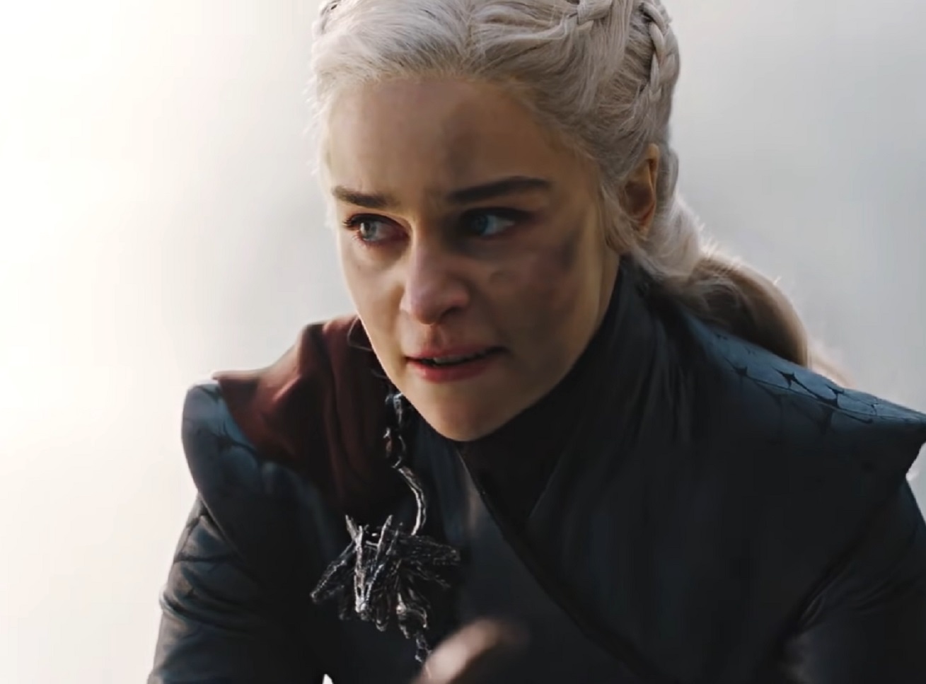 Screenshot of Daenerys Targaryen looking upset - from Game of Thrones (2011-19)