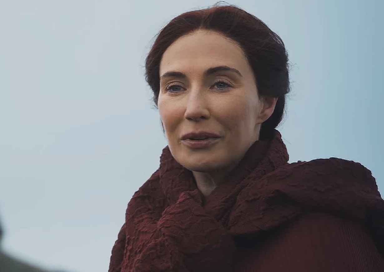 Screenshot of Melisandre standing outside - from Game of Thrones (2011-19)