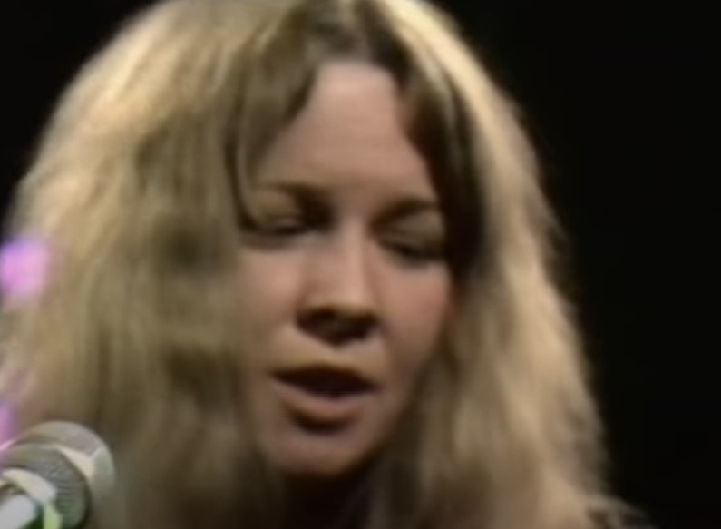 Sandy Denny performing on stage