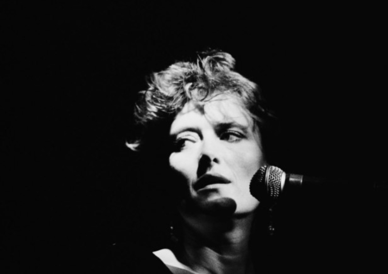 English rock singer Linda Thompson