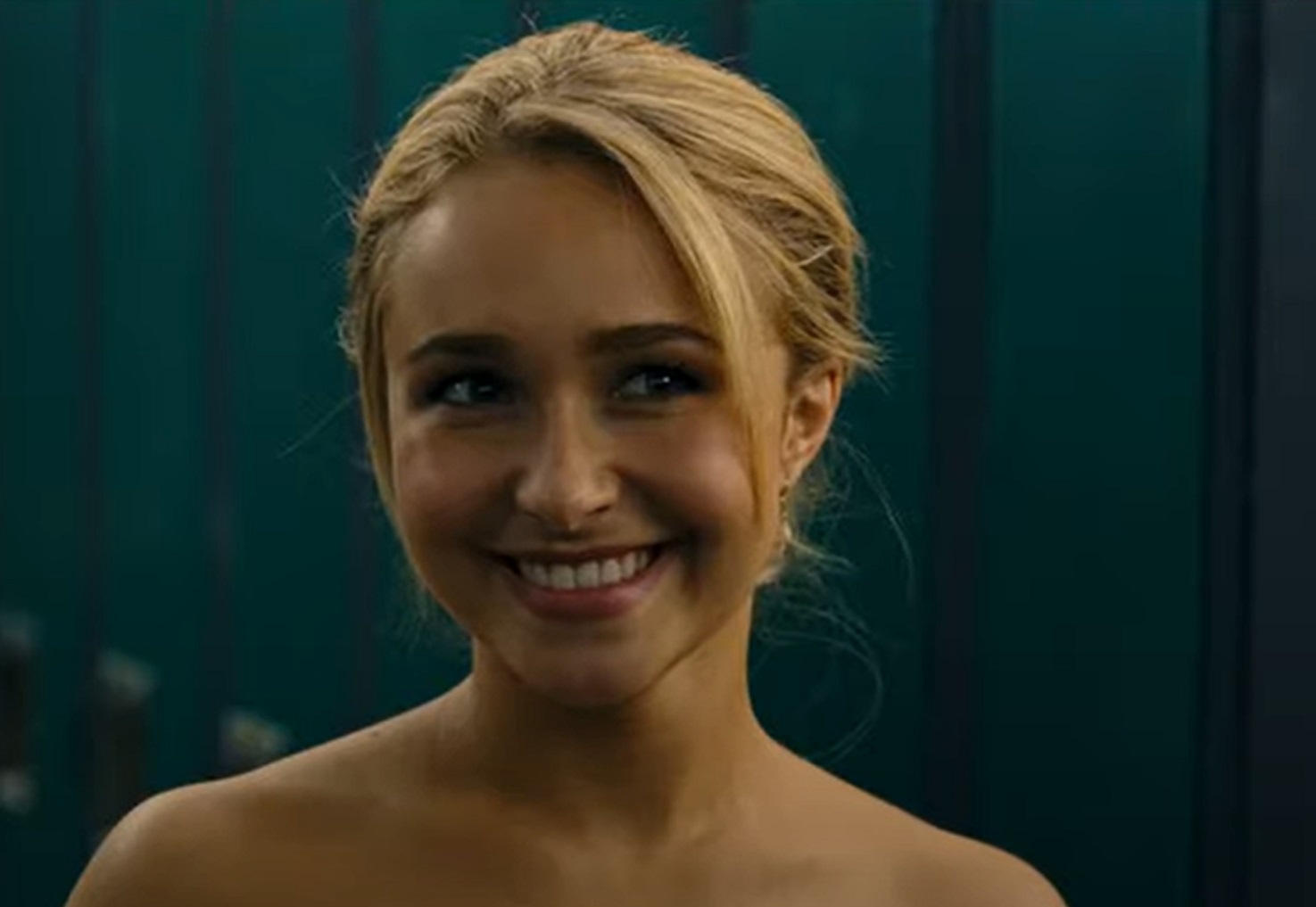 Screenshot: Hayden Panettiere with long blonde hair smiling - From I Love You, Beth Cooper  2009