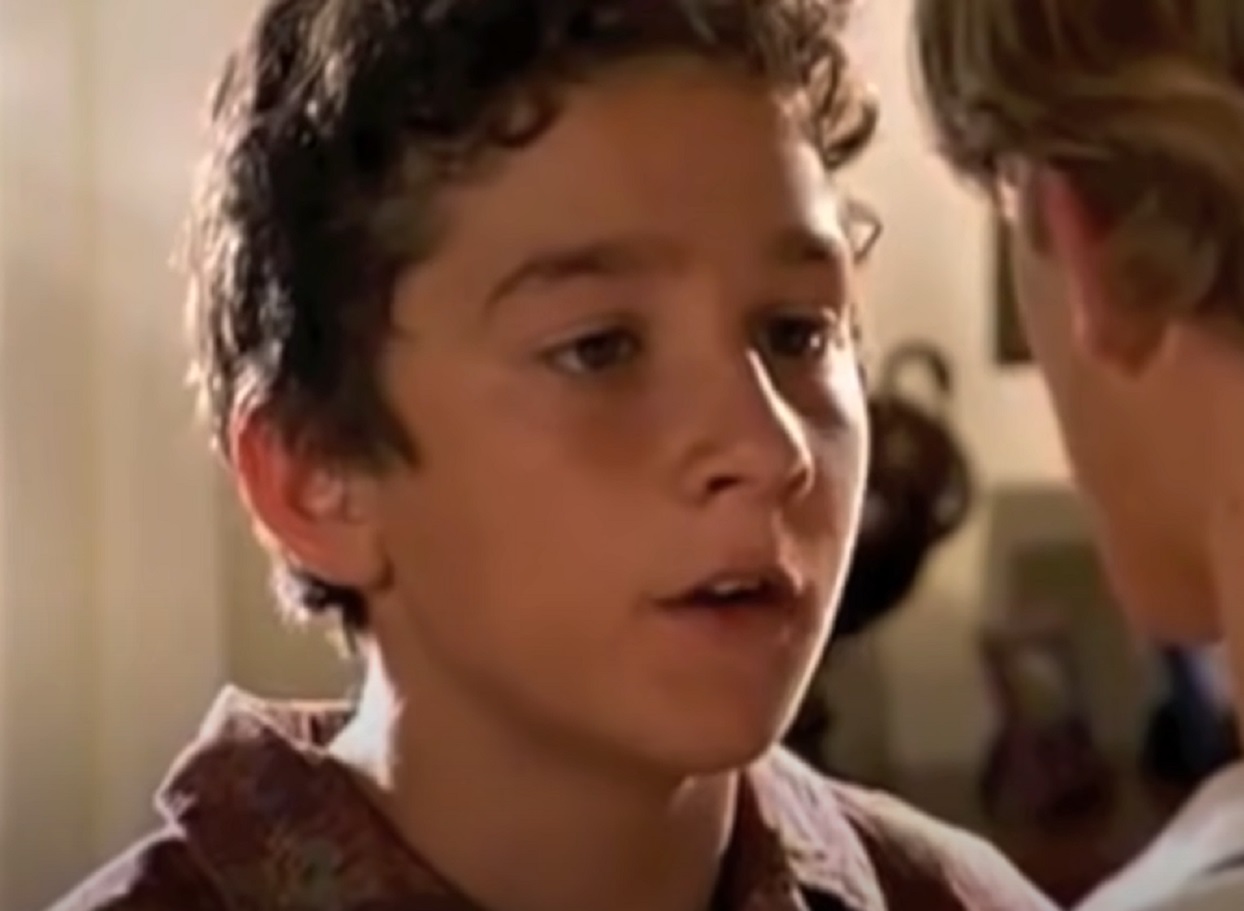 Screenshot from the TV series Even Stevens (2000-2003