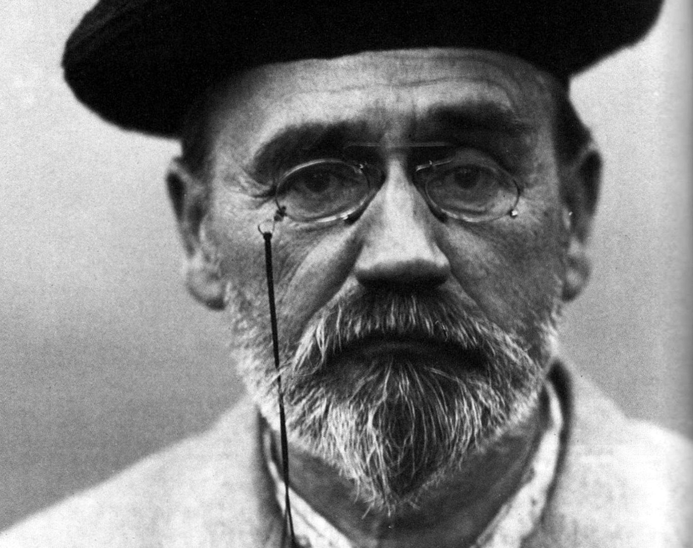 Self-portrait of Émile Zola looking strait - 1902.