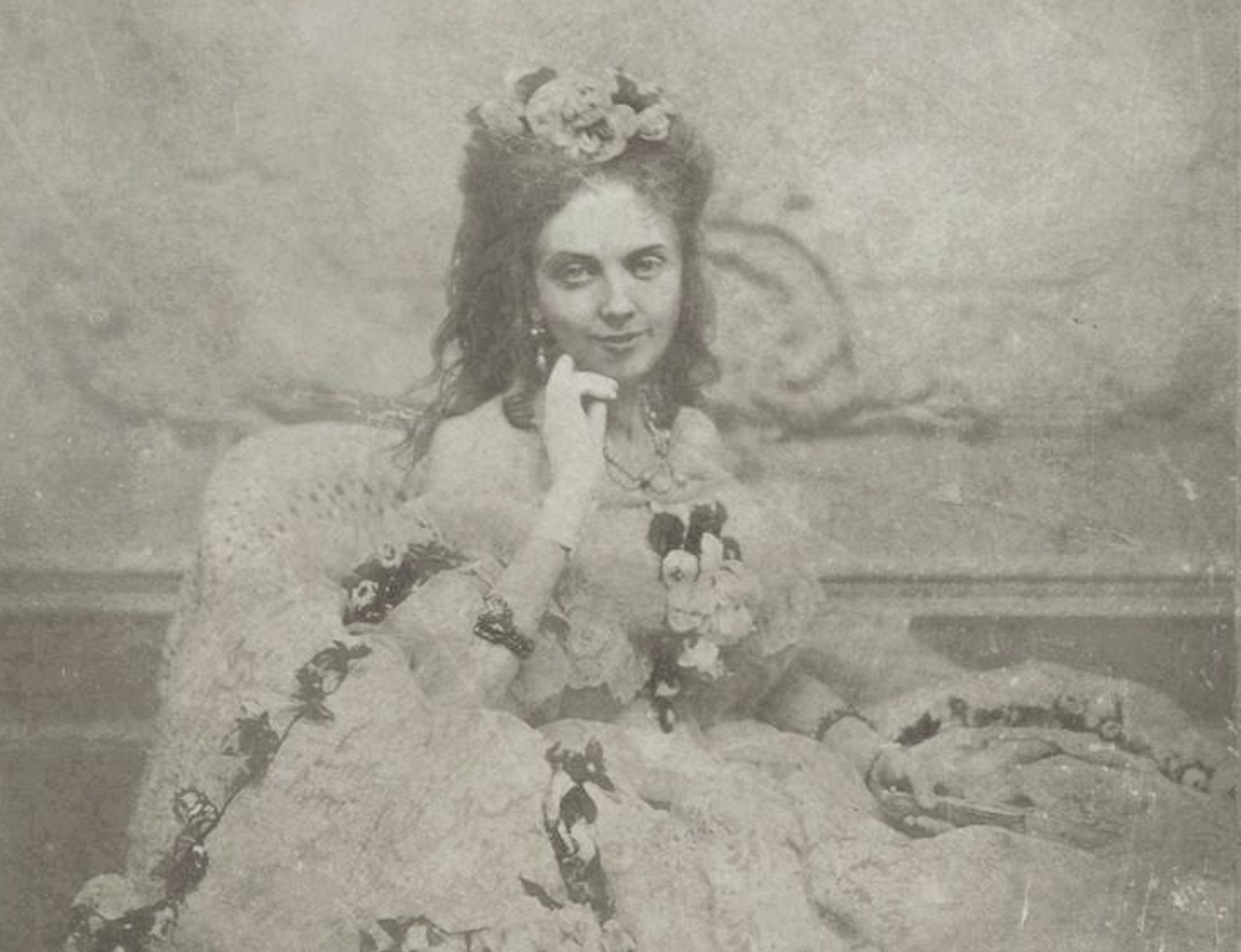 B&W photo of Esther Lachmann (La Paiva) looking front - circa 1850