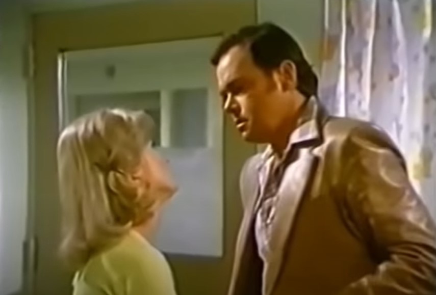 Annette O'Toole as Tammy Wynette in Stand by Your Man talking to  George Jones