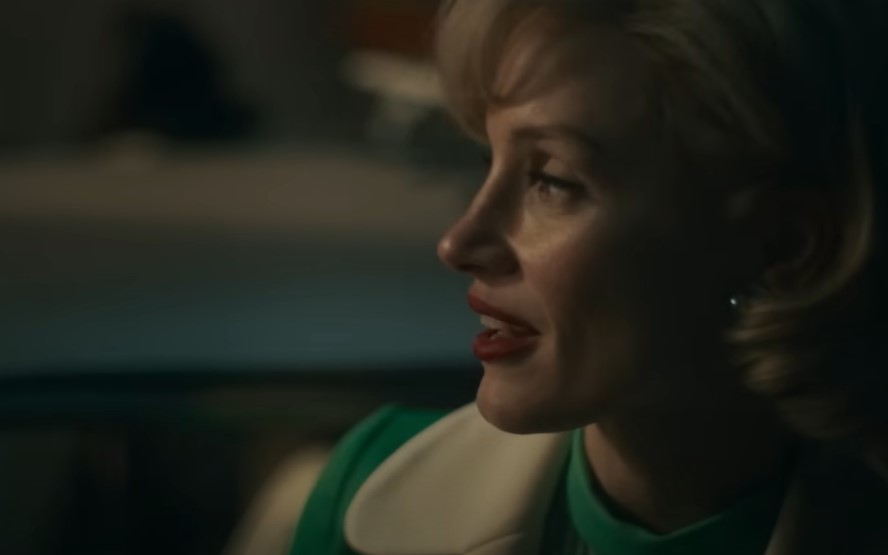 Jessica Chastain as Tammy Wynette in a car