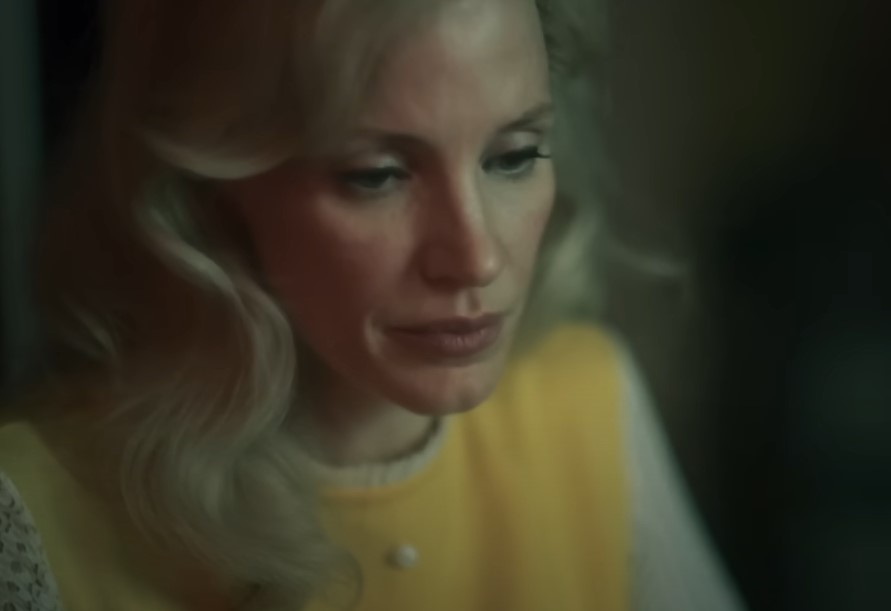 Jessica Chastain as Tammy Wynette looking sad