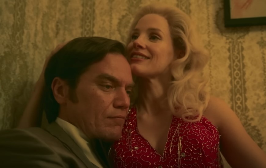 Jessica Chastain as Tammy Wynette and Michael Shannon as  George Jones hugging  at home