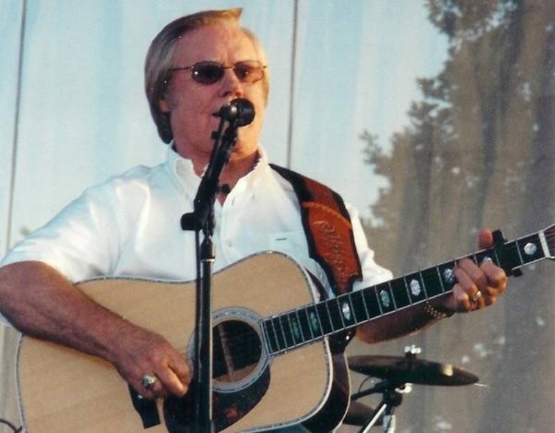 George Jones performing  in June 2002