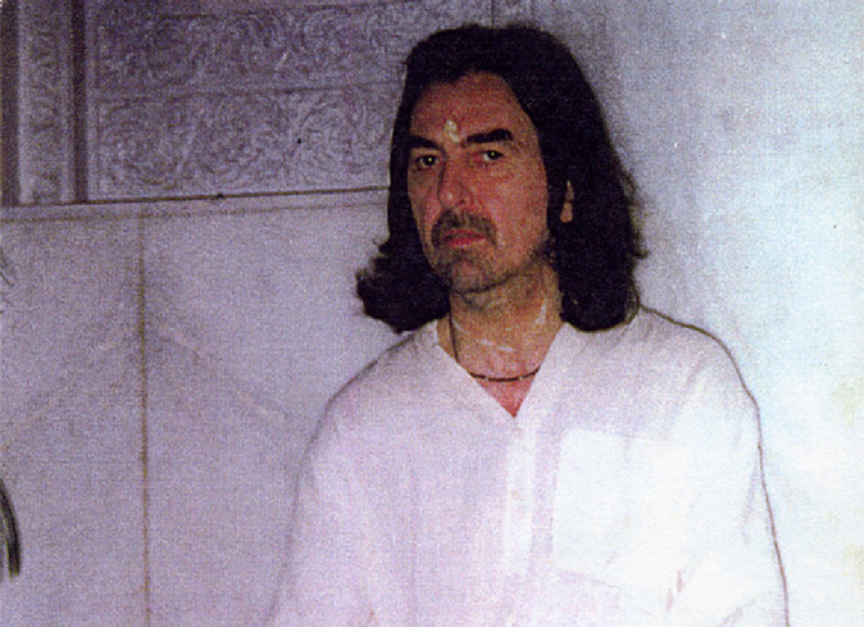 George Harrison Chanting Hare Krishna - 1996