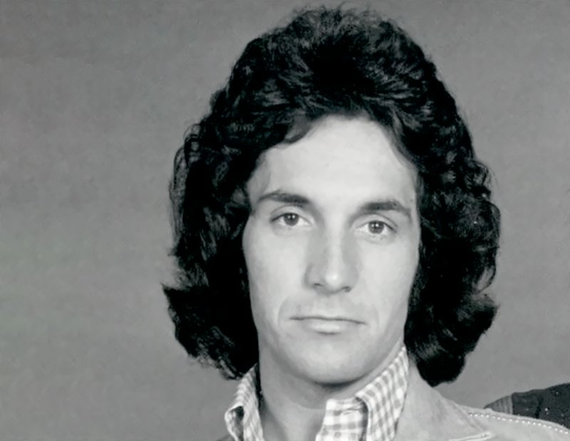 Publicity still of Bill Hudson, of the Hudson Brothers in denim jacket