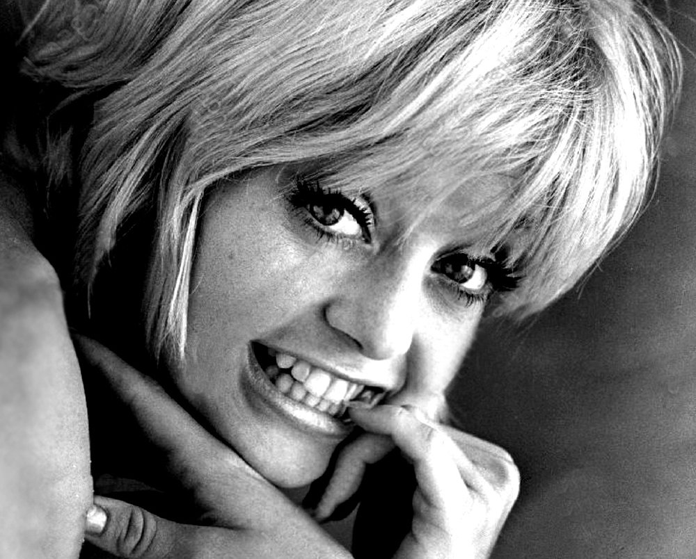 Publicity photo of Goldie Hawn for the film Cactus Flower (1969)