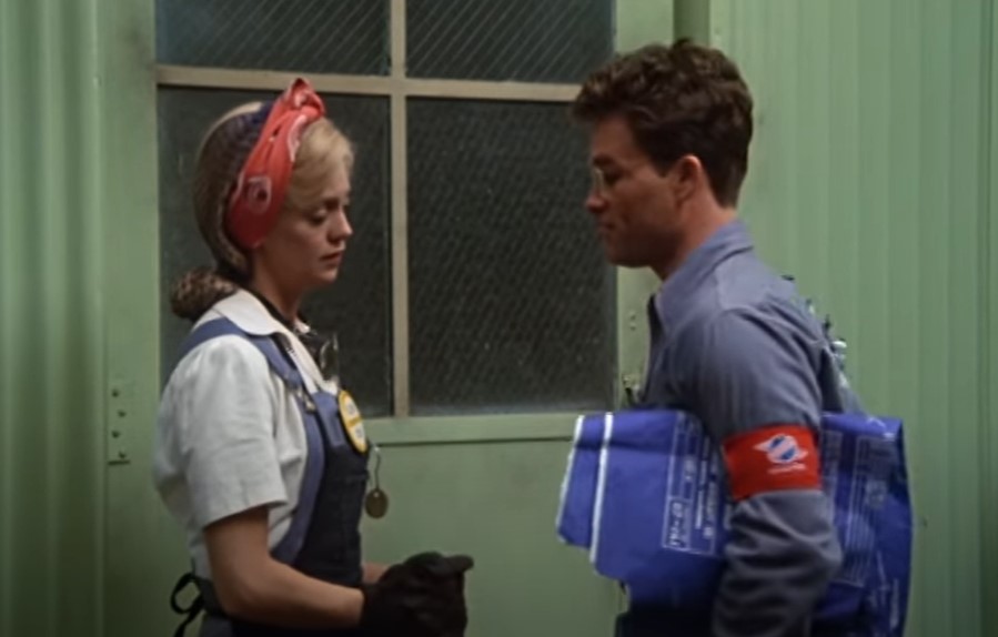 Kurt Russell and Goldie Hawn in   Swing Shift in work clothes