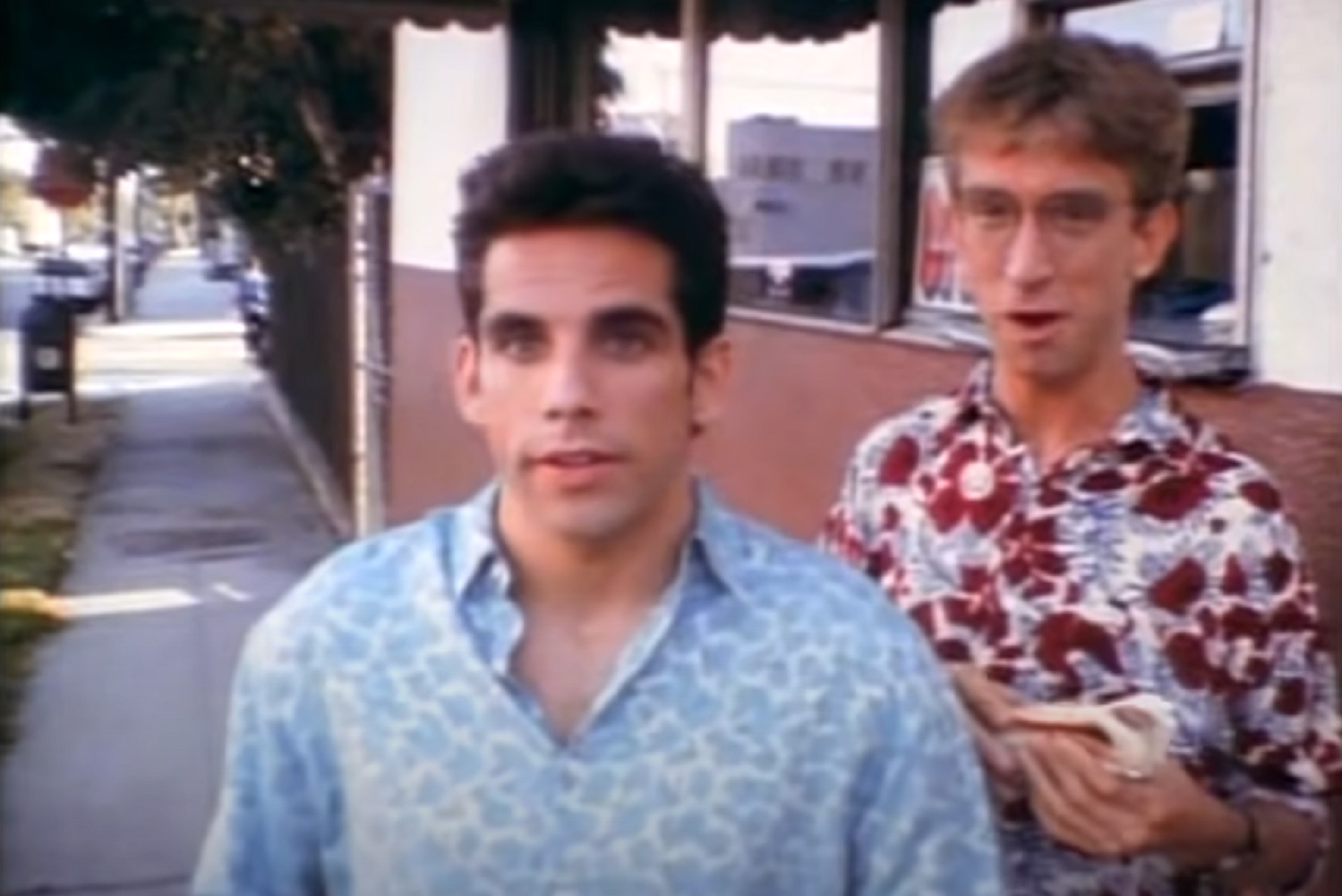 Screenshot: Andi Dick is talking to Ben Stiller  - from The Ben Stiller Show (1992-93)