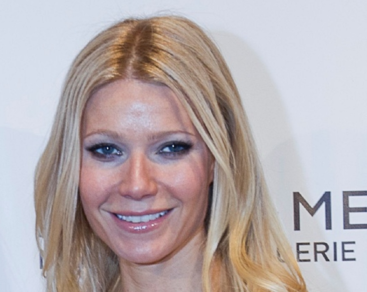 Portrait of Gwyneth Paltrow smiling to the camera - 2011