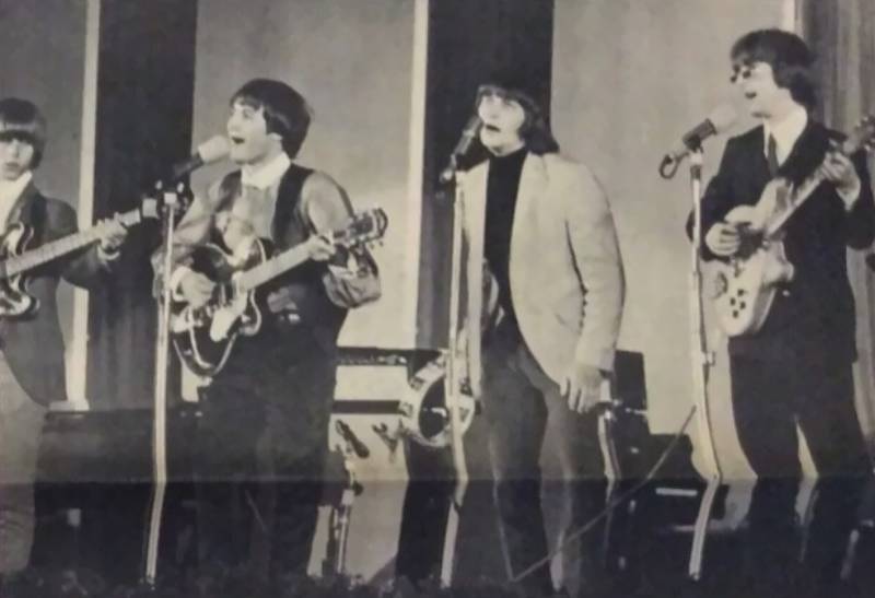 The Byrds performing