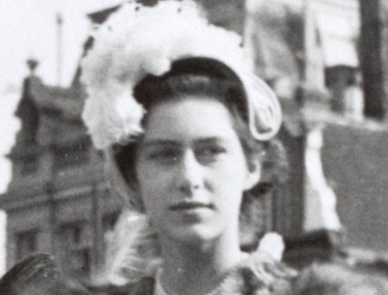 Princess Margaret wearing hat an pearls