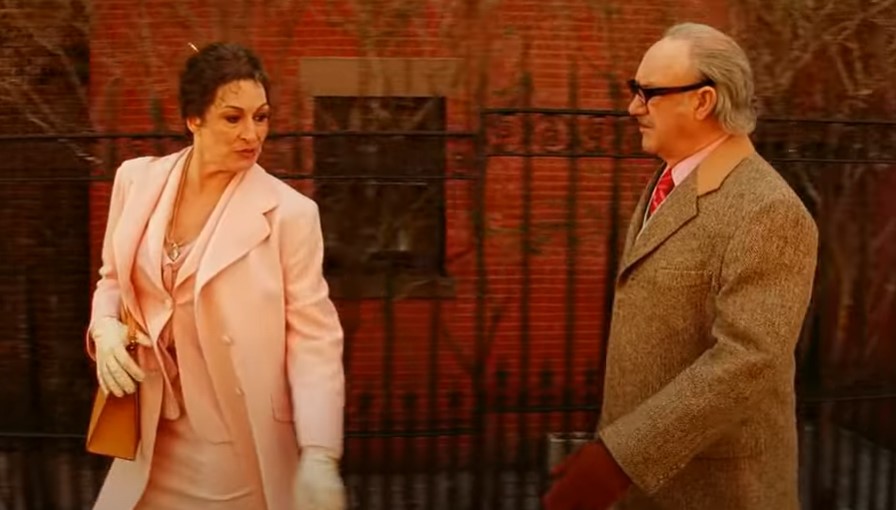 Gene Hackman and Anjelica Huston in The Royal Tenenbaums walking