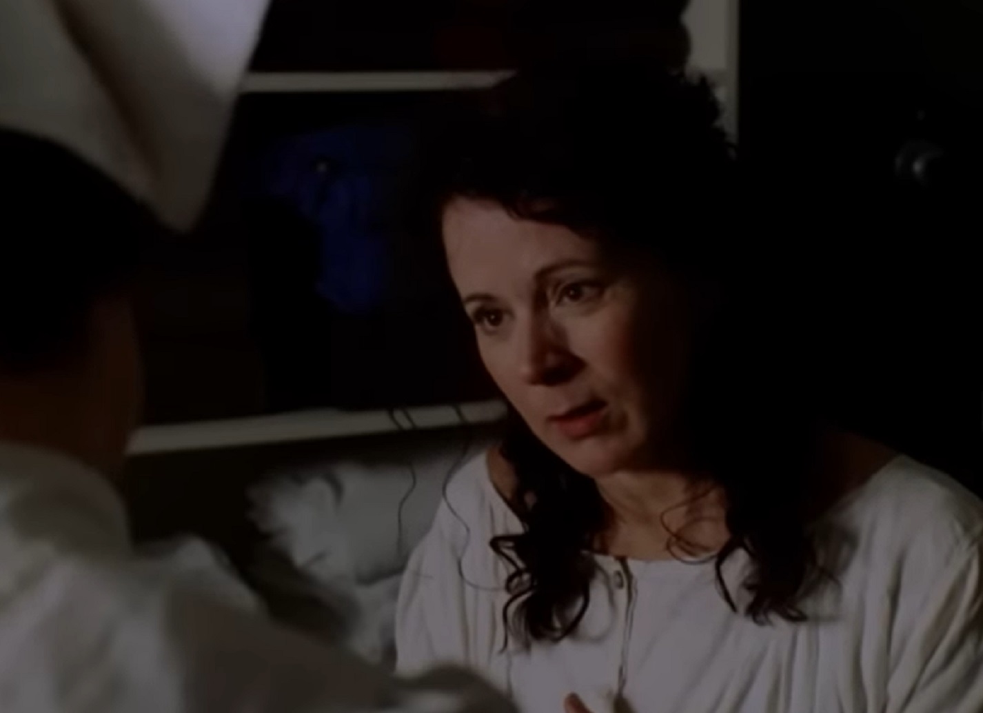 Screenshot: Gladys Pearl Baker (Patricia Richardson) is talking with a nurse at hospital - from Blonde (2001)