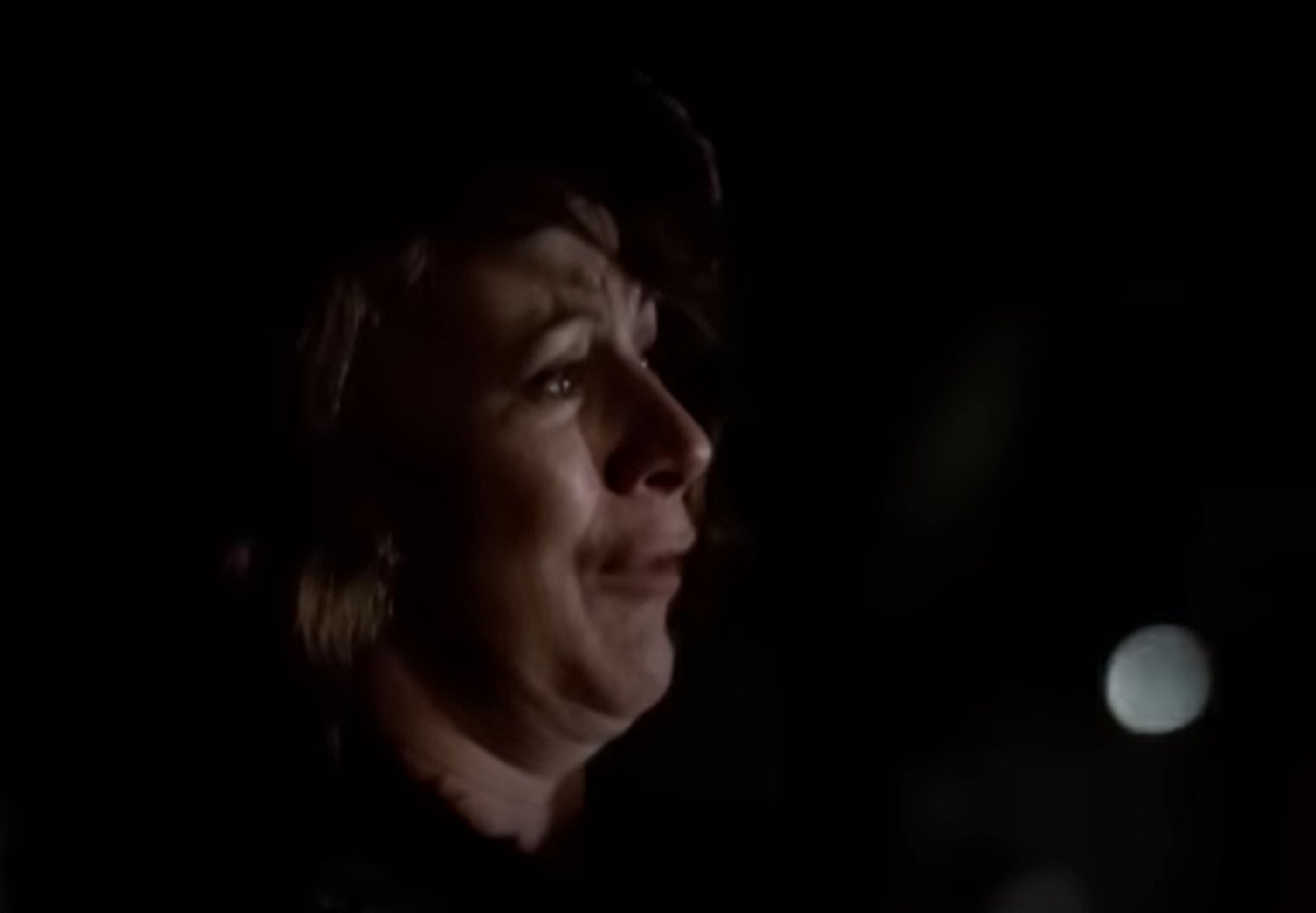 Screenshot: Gladys Pearl Baker (Patricia Richardson) is crying and talking inside a car - from Blonde (2001)