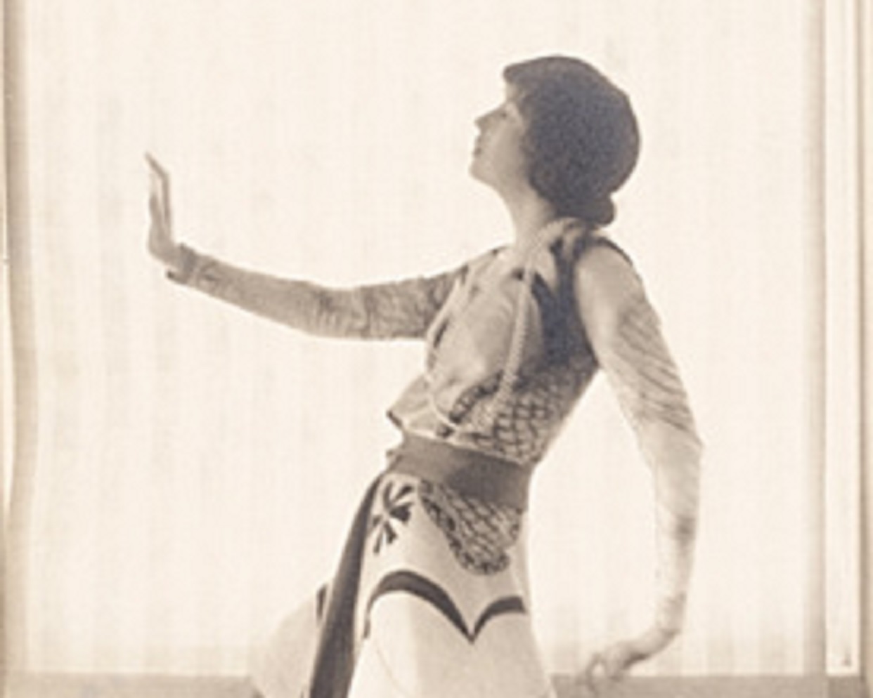 Gertrude Vanderbilt Whitney is dancing in the room - 1913