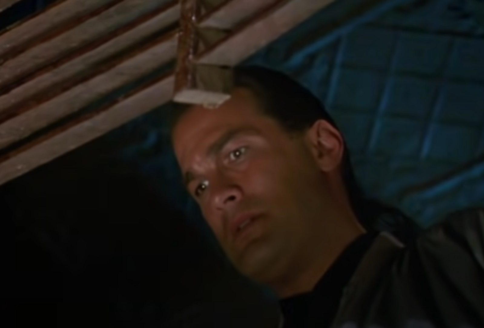 Screenshot: Steven Seagal is looking down - from Marked For Death (1990)