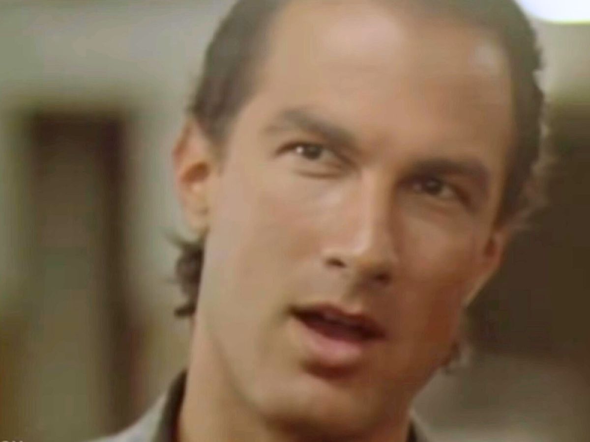 Screenshot: Steven Seagal is talking at camera - from Above the Law (1988)