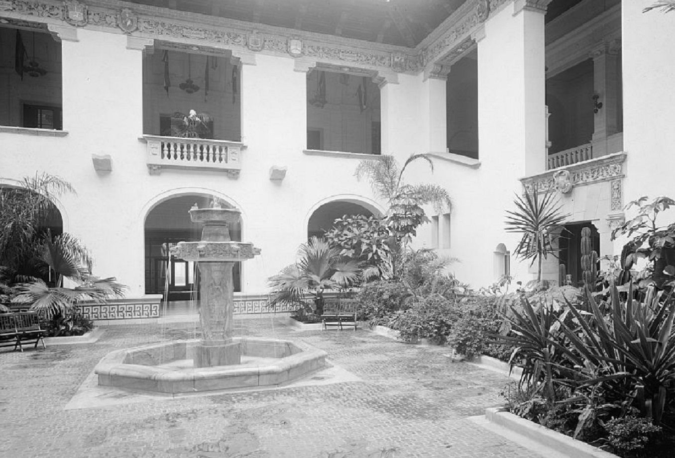 Patio And Central Fountain, Pan American Union - between 1910-1915