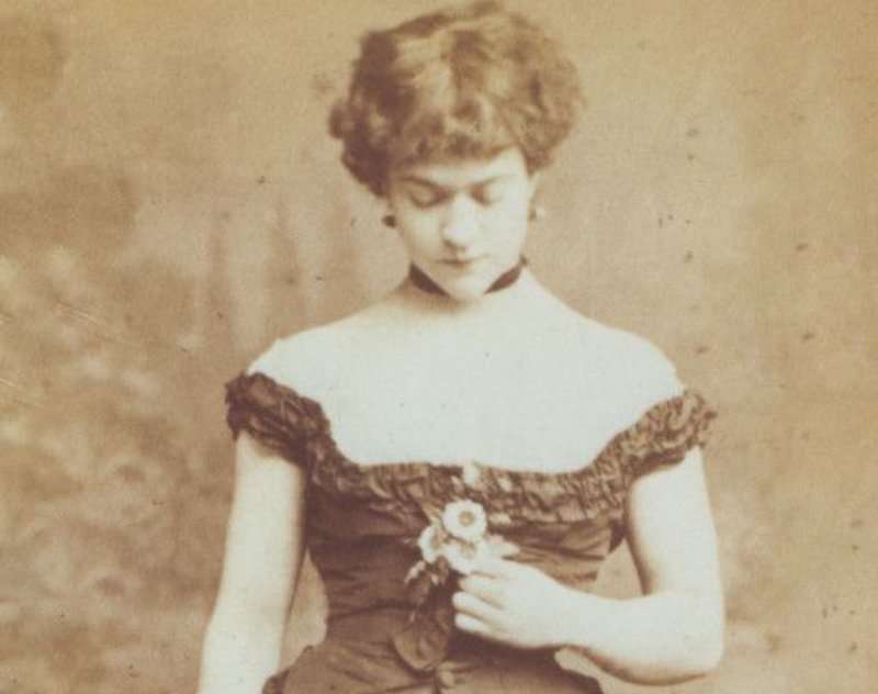 Rossa Matilda Richter, also known as Zazel, the first human cannonball performer (when she was 14, in 1887).