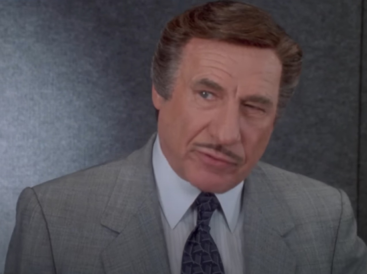Screenshot: Mel Brooks is looking at side - from Life Stinks (1991)