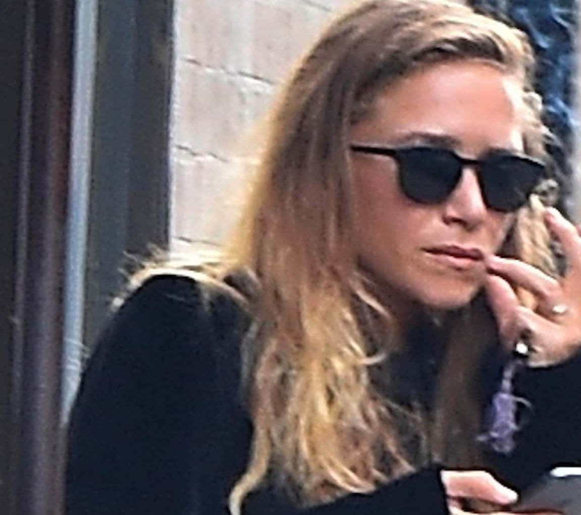 Mary-Kate And Ashley Olsen Twins Facts