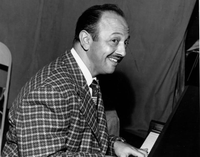 Mel Blanc plays the piano circa 1950
