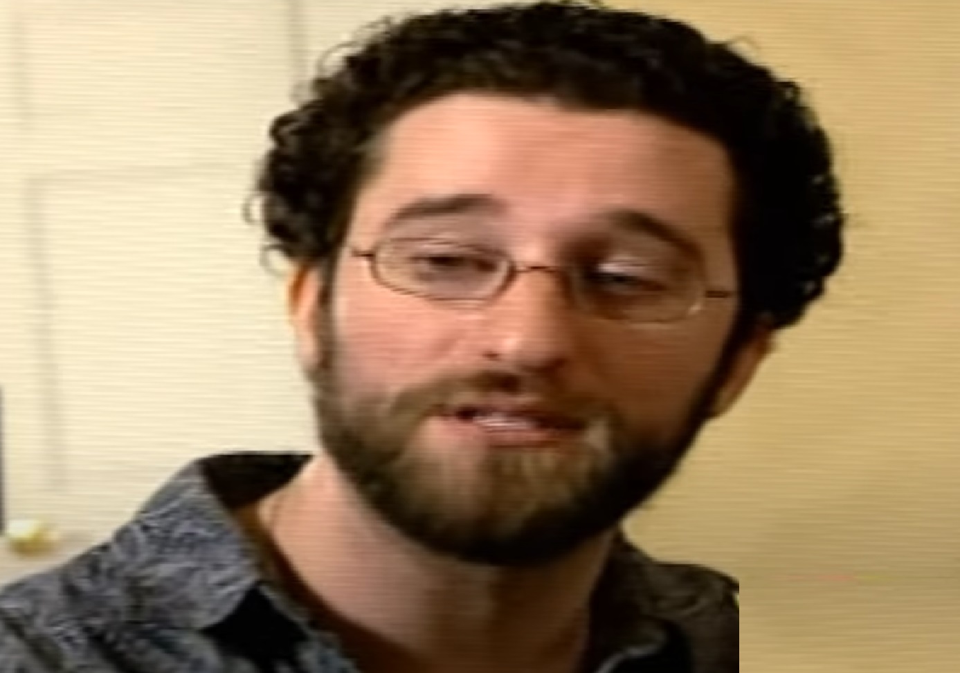 Screenshot: Dustin Diamond is talking in front of camera - from Celebrity Fit Club (2005-10)