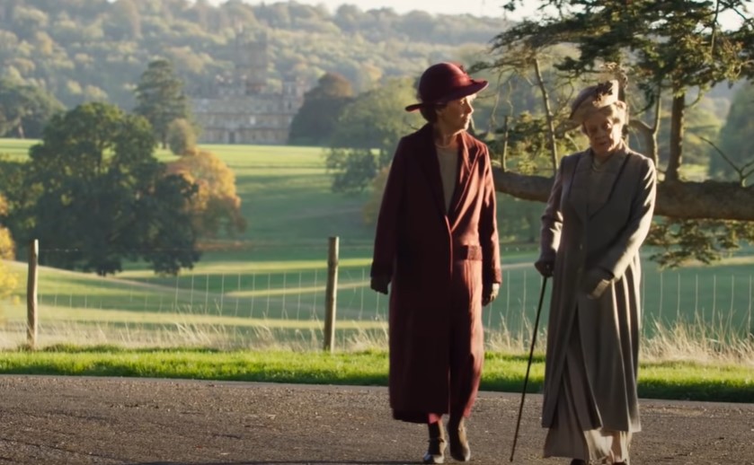 Downton Abbey two Actresses walking at park