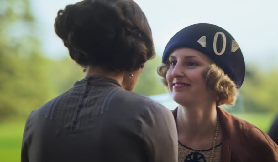 Lady Edith Crawley speaking to an   actress on Downton Abbey