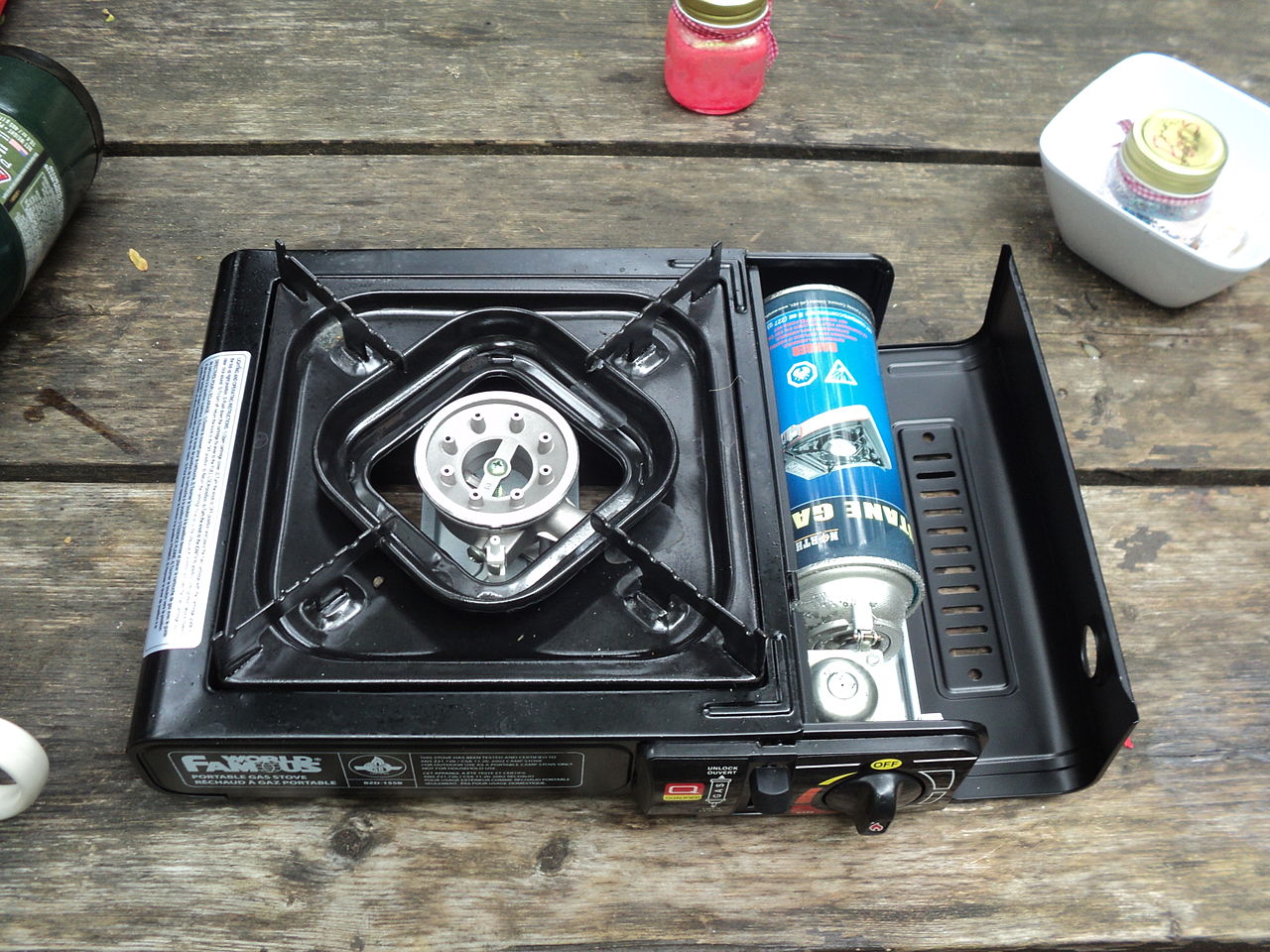 Butane camp stove