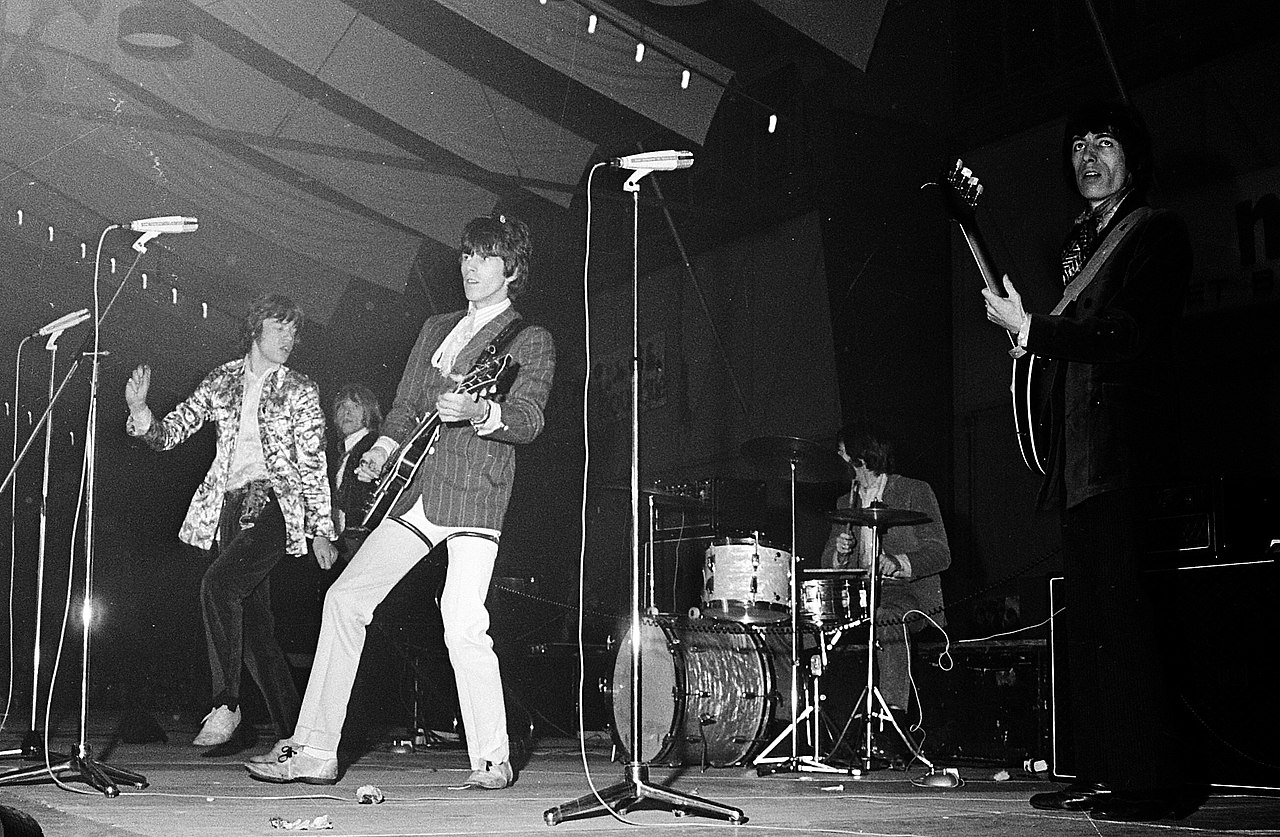 Rolling  Stones  performing