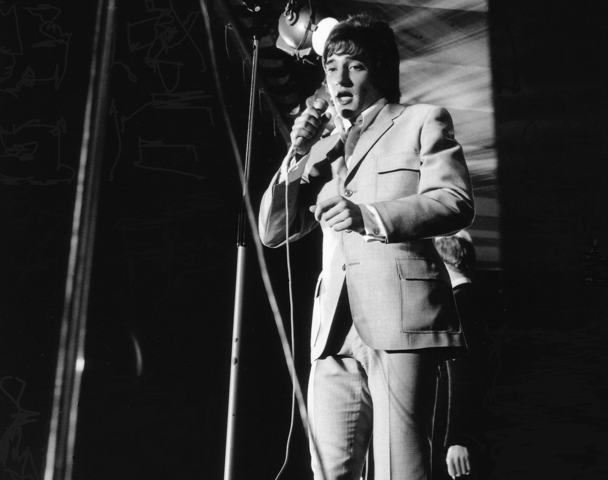 Photo of Rod STEWART, performing live onstage with Long John Baldry's 'Hoochie Coochie Men' at the Richmond National Jazz & Blues festival in light color suit
