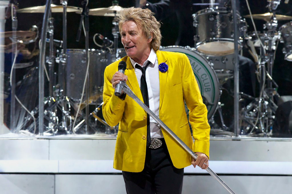 Rod Stewart at Xcel Center performing in yellow jacket