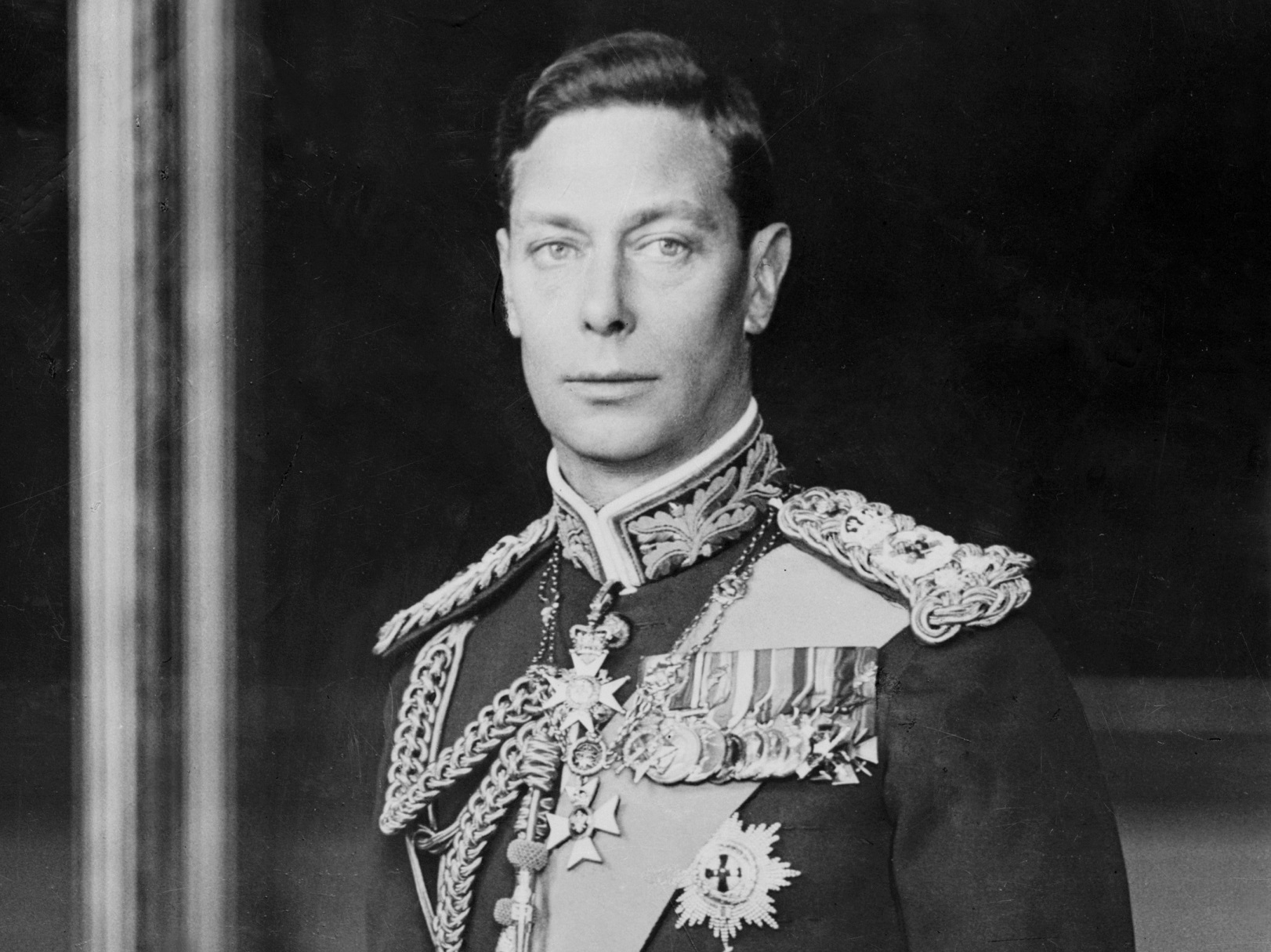 Portrait of King George VI in official clothes - between 1940 and 1946